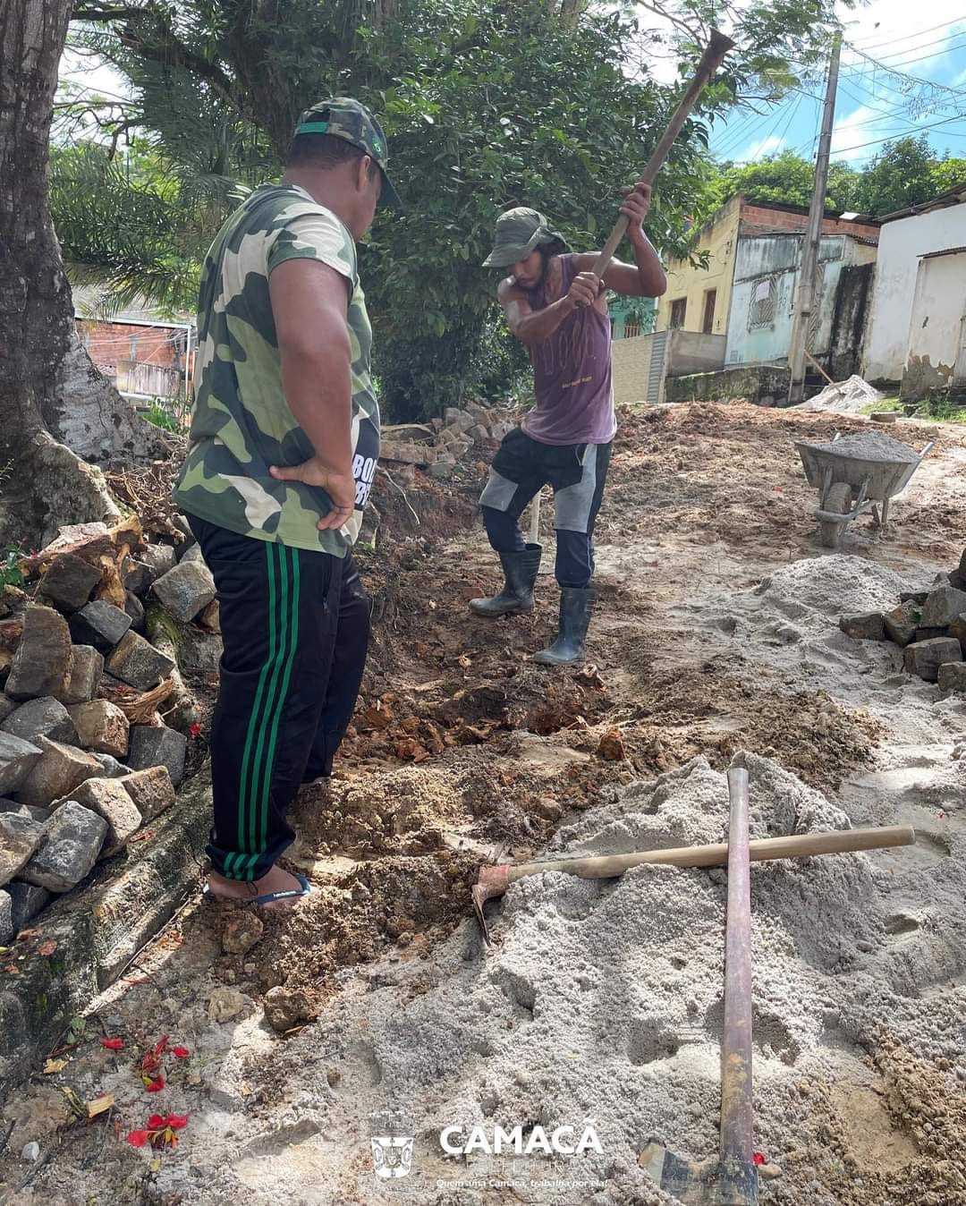 Camacã: Prefeitura inicia recuperação de ruas danificadas pelas chuvas 

